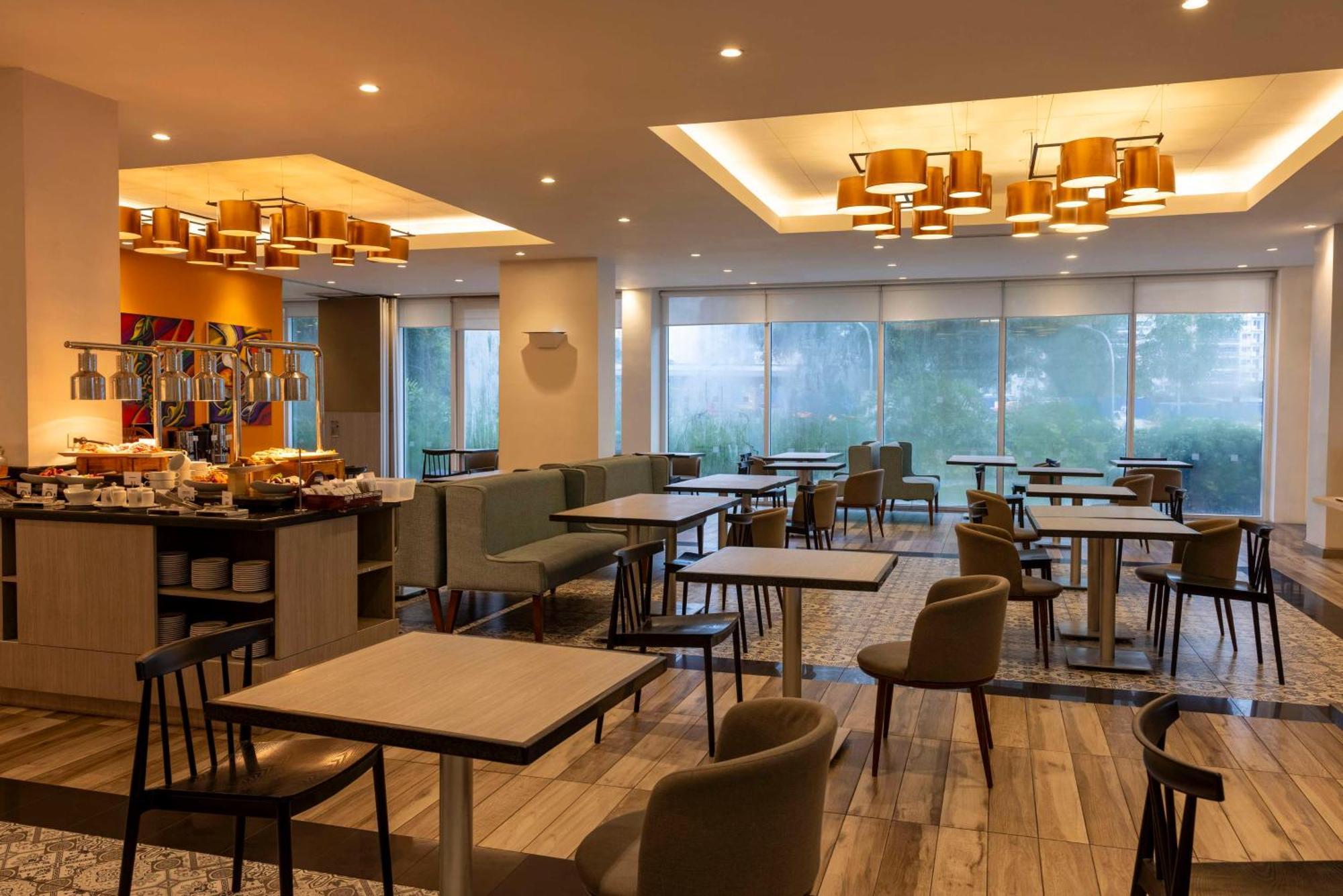 Park Inn By Radisson Iloilo Exterior foto